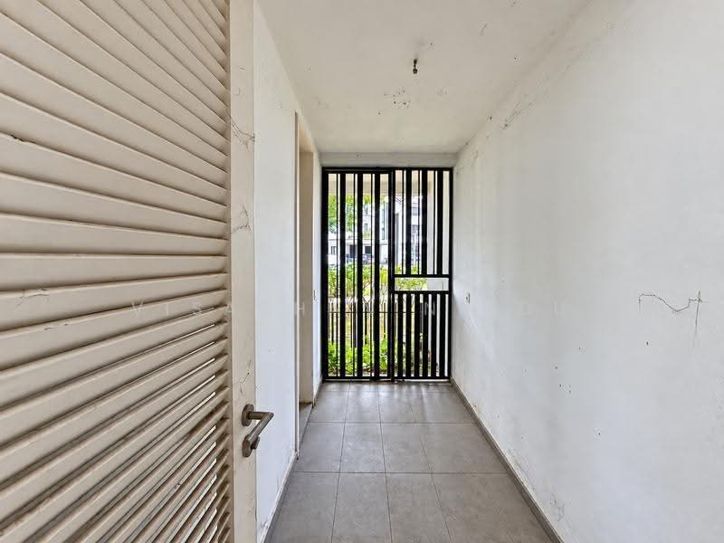 3-storey Terraced House for Sale in Rawang (Selangor) - Visaghan Naidu - Corridor - PropertyGuru.com.my