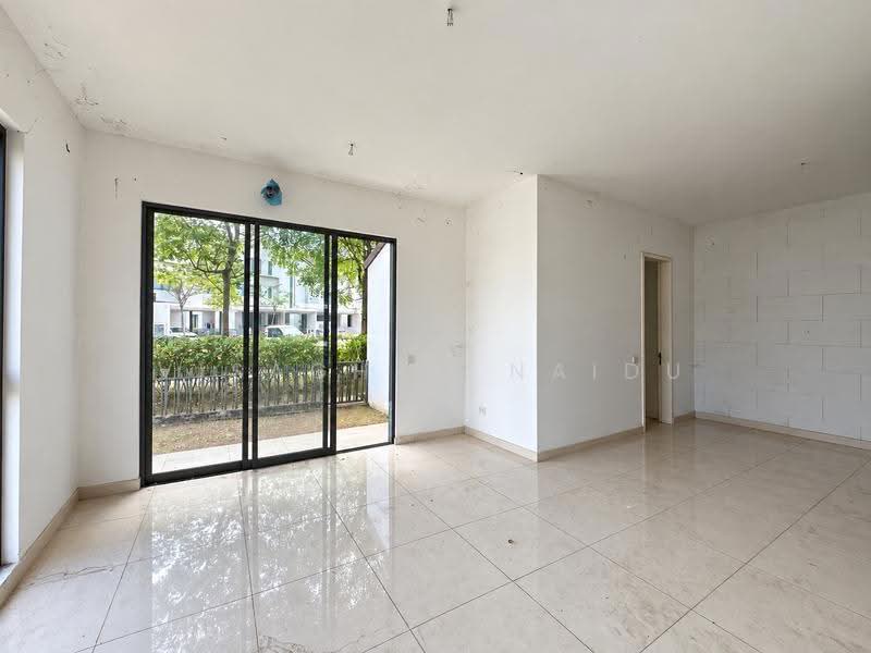 3-storey Terraced House for Sale in Rawang (Selangor) - Visaghan Naidu - Living Room - PropertyGuru.com.my