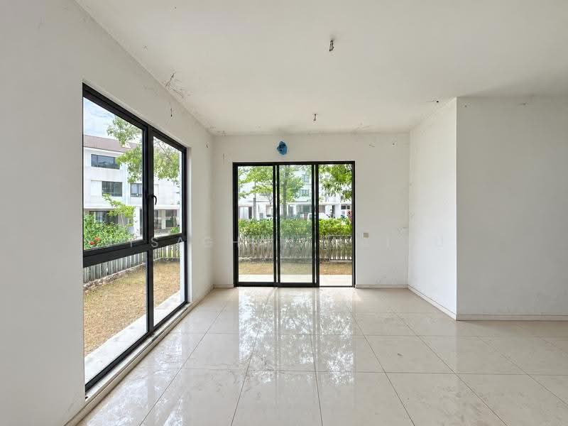 3-storey Terraced House for Sale in Rawang (Selangor) - Visaghan Naidu - Living Room - PropertyGuru.com.my