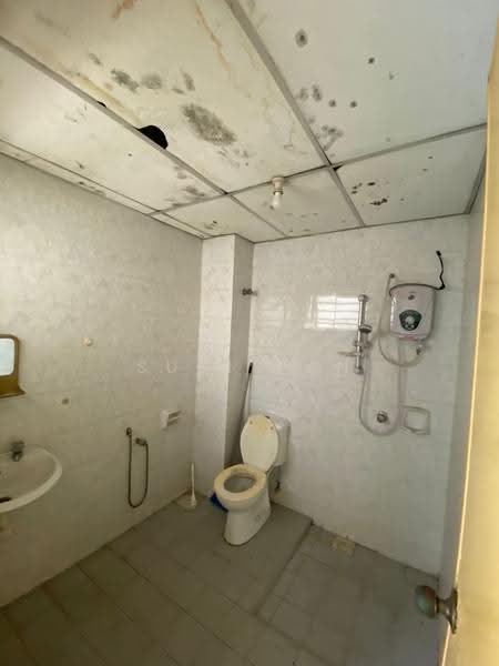 Townhouse for Sale in Jalan Ipoh (Kuala Lumpur) - Suki Tan - Bathroom - PropertyGuru.com.my