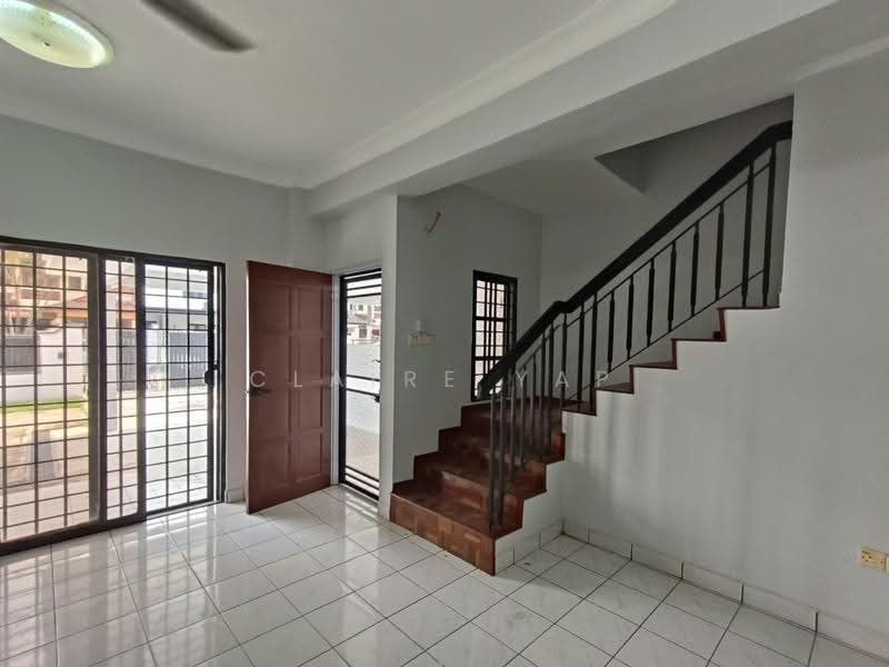 Rumah Teres 2-Tingkat untuk Dijual di Permas Jaya (Johor Bahru) - Claire Yap - Entrance - PropertyGuru.com.my