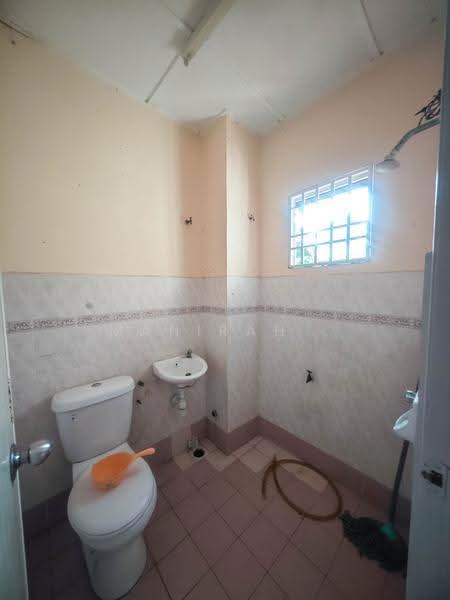 Rumah Teres 2-Tingkat untuk Dijual di Bandar Baru Bangi (Selangor) - Mahirah . - Bathroom - PropertyGuru.com.my