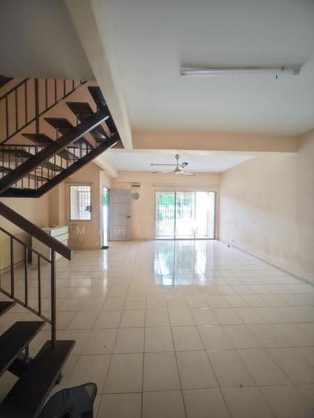Rumah Teres 2-Tingkat untuk Dijual di Bandar Baru Bangi (Selangor) - Mahirah . - Living Room - PropertyGuru.com.my