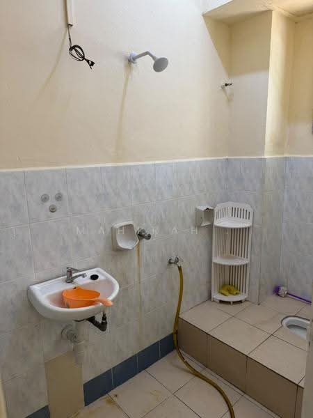Rumah Teres 2-Tingkat untuk Dijual di Bandar Baru Bangi (Selangor) - Mahirah . - Bathroom - PropertyGuru.com.my