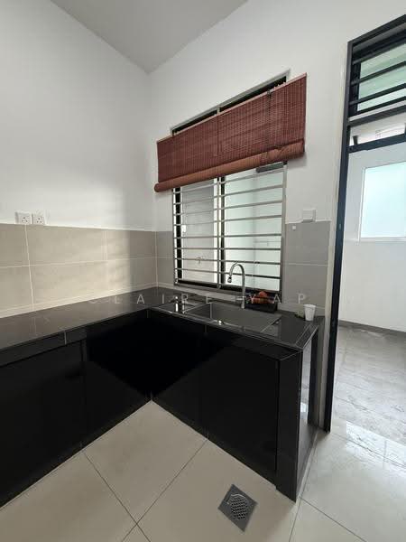 Rumah Teres 2-Tingkat untuk Disewa di Taman Adda Heights (Tebrau) - Claire Yap - Kitchen - PropertyGuru.com.my