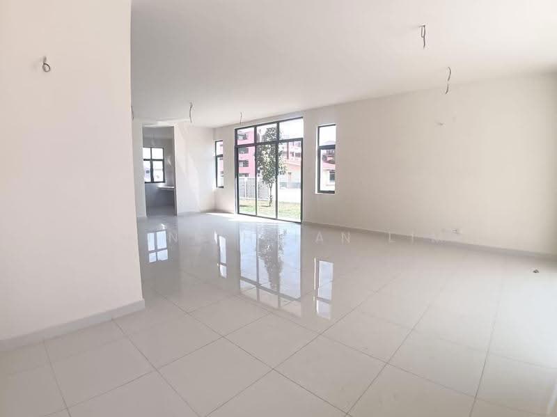 2-storey Terraced House for Sale in Rumah Teres Dua Tingkat di Parit Buntar,Perak (Parit Buntar) - Ching Hsian Lim - Living Room - PropertyGuru.com.my