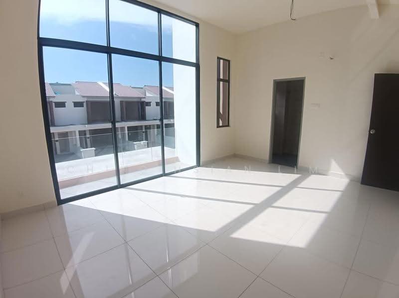 2-storey Terraced House for Sale in Rumah Teres Dua Tingkat di Parit Buntar,Perak (Parit Buntar) - Ching Hsian Lim - Living Room - PropertyGuru.com.my