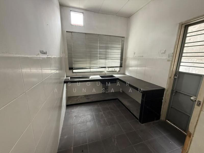Terraced House for Sale in Bandar Putera 2 (Klang) - Sugumar Arunasalam - Kitchen - PropertyGuru.com.my