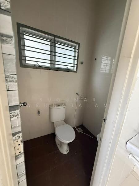 Terraced House for Sale in Bandar Putera 2 (Klang) - Sugumar Arunasalam - Bathroom - PropertyGuru.com.my