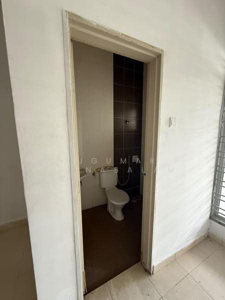 Terraced House for Sale in Bandar Putera 2 (Klang) - Sugumar Arunasalam - Bathroom - PropertyGuru.com.my