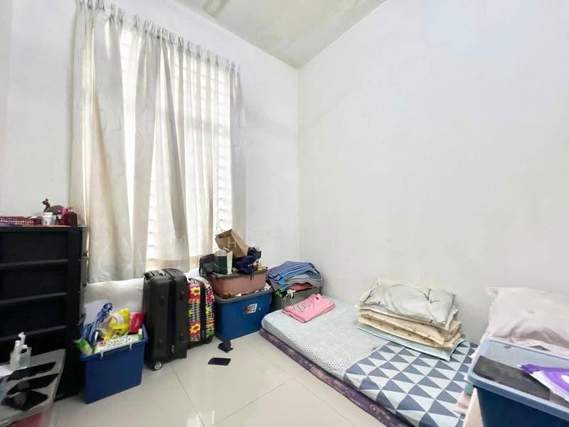 Semi-Detached House for Sale in Bandar Saujana Putra (Tanjong Duabelas) - Mahirah . - Bedroom - PropertyGuru.com.my