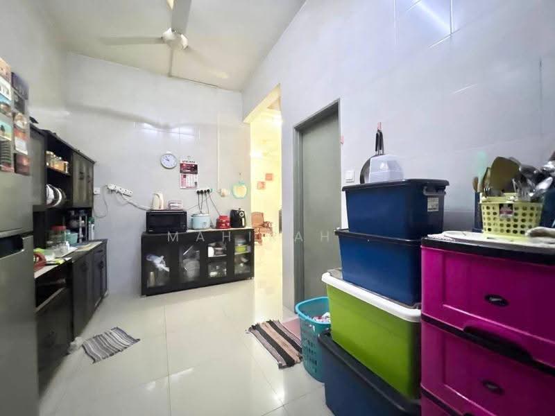 Semi-Detached House for Sale in Bandar Saujana Putra (Tanjong Duabelas) - Mahirah . - Kitchen - PropertyGuru.com.my