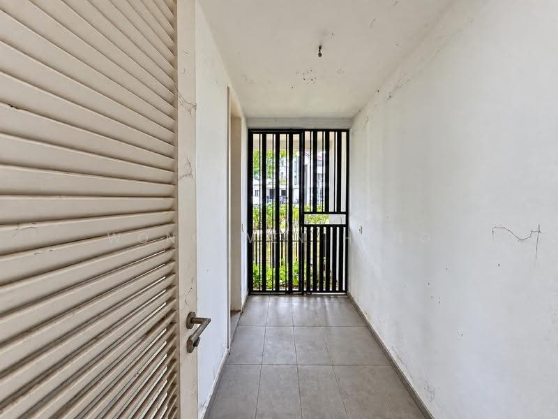 3-storey Terraced House for Sale in Tamansari (Rawang) - Wong Wen Heng - Corridor - PropertyGuru.com.my