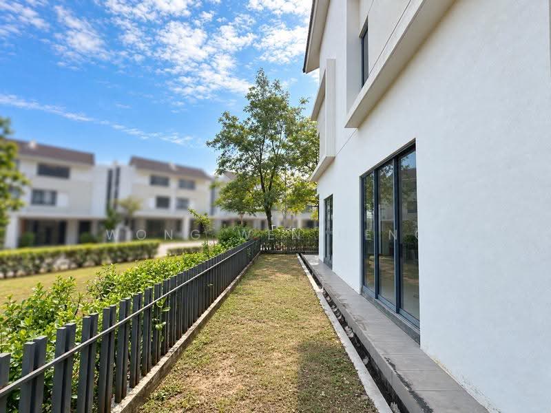 3-storey Terraced House for Sale in Tamansari (Rawang) - Wong Wen Heng - Exterior - PropertyGuru.com.my