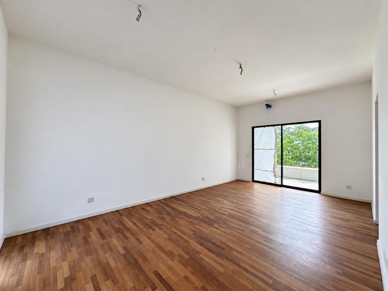 3-storey Terraced House for Sale in Tamansari (Rawang) - Wong Wen Heng - Balcony - PropertyGuru.com.my