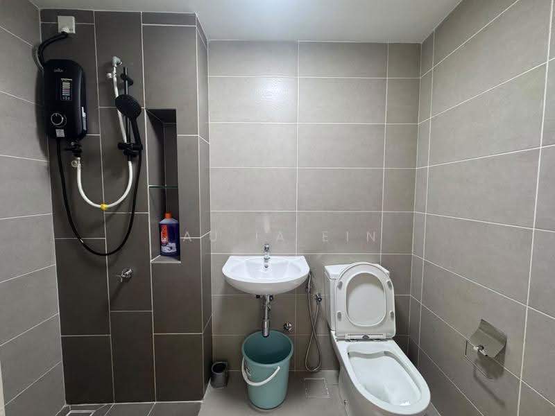 2-storey Terraced House for Rent in Rawang (Selangor) - Lau Ia Ein - Bathroom - PropertyGuru.com.my