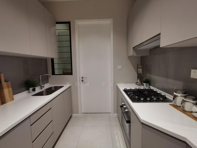 Kediaman Servis untuk Dijual di The Goodwood Residence - Ron Yew - Kitchen - PropertyGuru.com.my