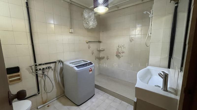 Kondominium untuk Disewa di Antah Tower - Chew Ding Jie - Bathroom - PropertyGuru.com.my