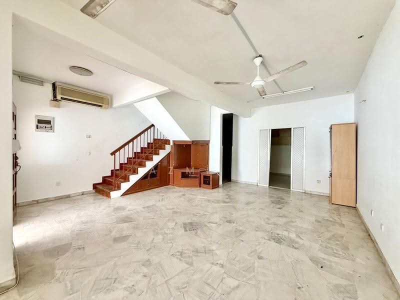 2-storey Terraced House for Sale in Wangsa Maju (Kuala Lumpur) - Azmi . - Living Room - PropertyGuru.com.my