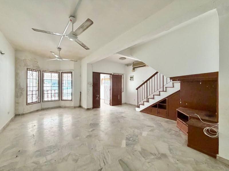 2-storey Terraced House for Sale in Wangsa Maju (Kuala Lumpur) - Azmi . - Living Room - PropertyGuru.com.my