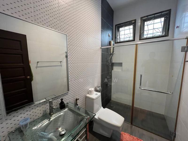 Bungalow House untuk Dijual di Rompin (Pahang) - Finn Aw - Bathroom - PropertyGuru.com.my