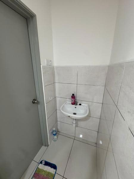 2-storey Terraced House for Rent in Bukit Rahman Putra (Sungai Buloh) - Max . - Bathroom - PropertyGuru.com.my