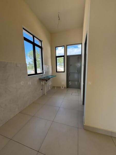 1-storey Terraced House for Sale in Rumah Tere Setingkat di Parit Buntar,Perak (Parit Buntar) - Ching Hsian Lim - Kitchen - PropertyGuru.com.my