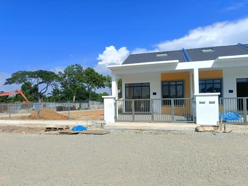 1-storey Terraced House for Sale in Rumah Tere Setingkat di Parit Buntar,Perak (Parit Buntar) - Ching Hsian Lim - Exterior - PropertyGuru.com.my