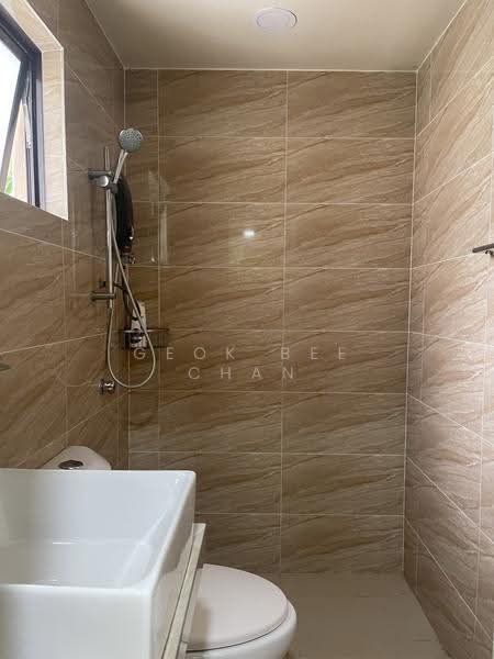 Rumah Berkembar untuk Dijual di Sri Hartamas (Kuala Lumpur) - Geok Bee Chan - Bathroom - PropertyGuru.com.my
