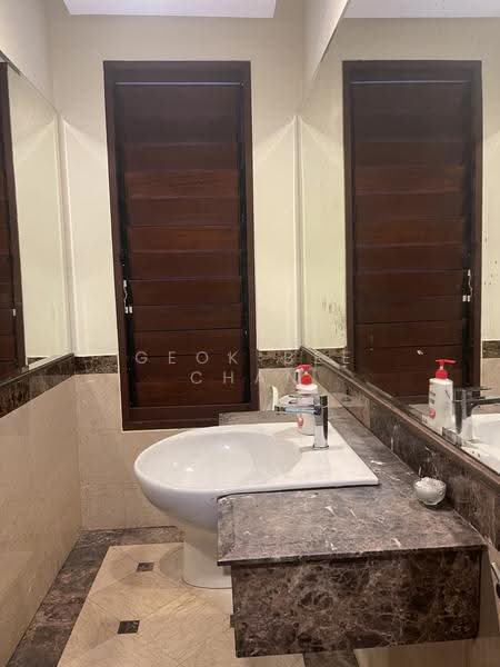 Rumah Berkembar untuk Dijual di Sri Hartamas (Kuala Lumpur) - Geok Bee Chan - Bathroom - PropertyGuru.com.my