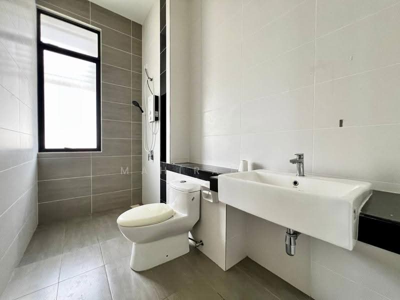 Rumah Kluster untuk Dijual di Eco Majestic (Semenyih) - Mahirah . - Bathroom - PropertyGuru.com.my