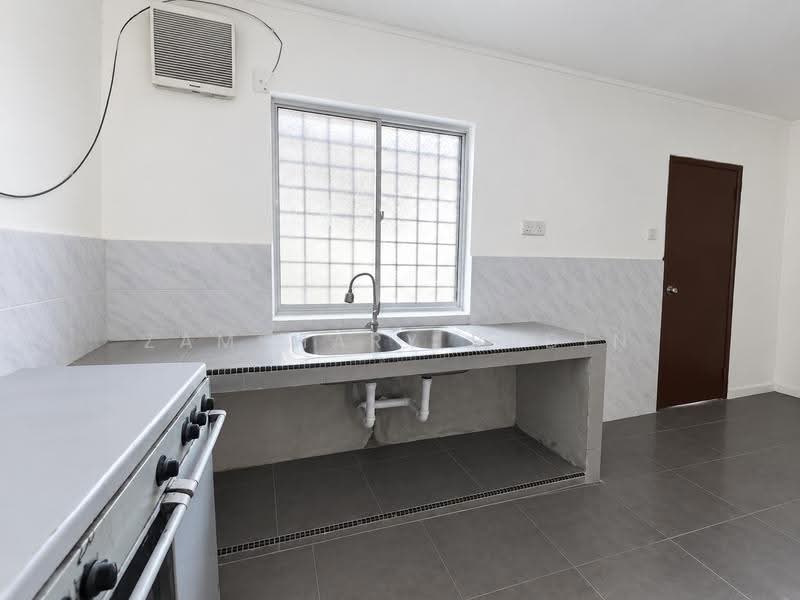 Rumah Teres 2-Tingkat untuk Dijual di Seri Kembangan (Selangor) - Zamshary Budin - Kitchen - PropertyGuru.com.my
