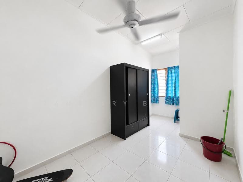 Rumah Teres 2-Tingkat untuk Dijual di Seri Kembangan (Selangor) - Zamshary Budin - Bedroom - PropertyGuru.com.my