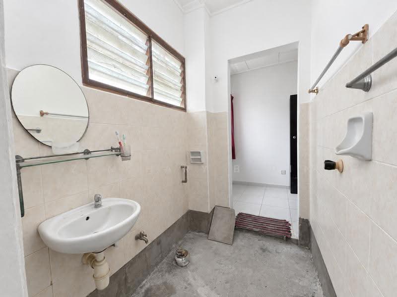 Rumah Teres 2-Tingkat untuk Dijual di Seri Kembangan (Selangor) - Zamshary Budin - Bathroom - PropertyGuru.com.my