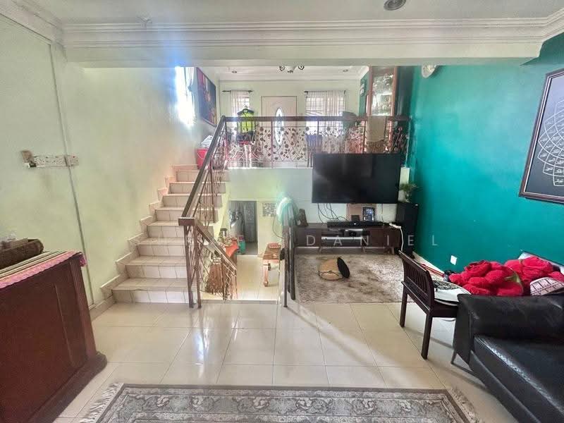 2.5-storey Terraced House for Sale in Batu Caves (Selangor) - Ashraff Daniel - Living Room - PropertyGuru.com.my