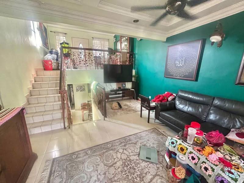 2.5-storey Terraced House for Sale in Batu Caves (Selangor) - Ashraff Daniel - Living Room - PropertyGuru.com.my