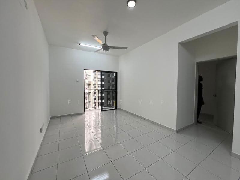 Kediaman Servis untuk Disewa di Residensi Emas - Elaine Yap - Living Room - PropertyGuru.com.my