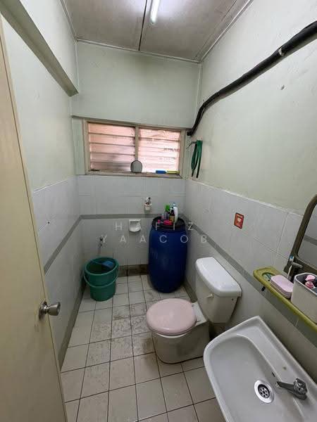 Apartment for Sale at Sri Sunway Apartment - Hafiz Yaacob - Bathroom - PropertyGuru.com.my