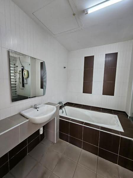 Rumah Berkembar untuk Dijual di Setia Impian (Setia Alam) - Ethan Ting - Bathroom - PropertyGuru.com.my