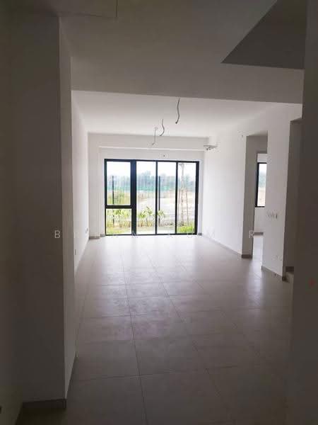 Rumah Teres 1.5-Tingkat untuk Disewa di Petaling (Selangor) - Bryan Kumar - Ground Floor Living and Dining Hall - PropertyGuru.com.my
