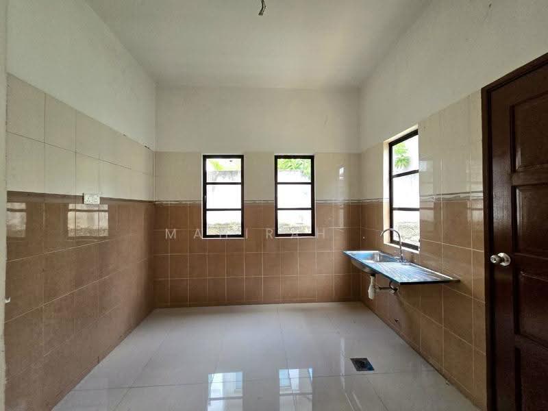 Bungalow House untuk Dijual di Taman Astana Indah (Bangi) - Mahirah . - Kitchen - PropertyGuru.com.my