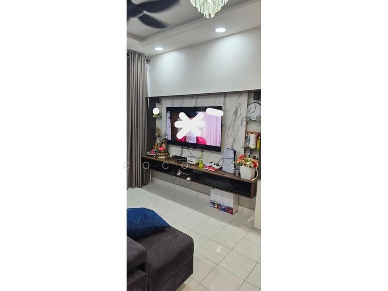 Pangsapuri untuk Disewa di Residensi Larkin Indah - Coco Lee - Living Room - PropertyGuru.com.my