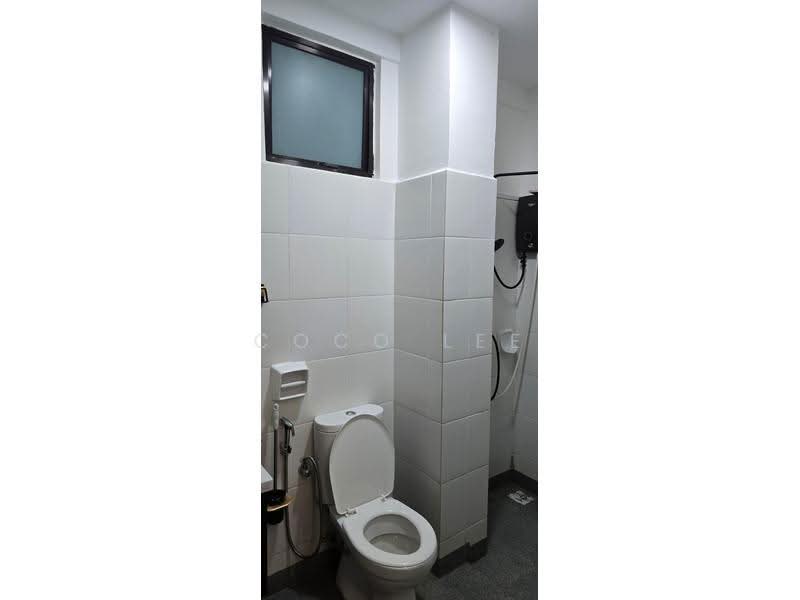 Pangsapuri untuk Disewa di Residensi Larkin Indah - Coco Lee - Bathroom - PropertyGuru.com.my