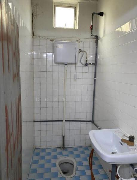 Terrace Factory for Rent in Bandar Kulai (Kulai) - Cora Loh - Bathroom - PropertyGuru.com.my