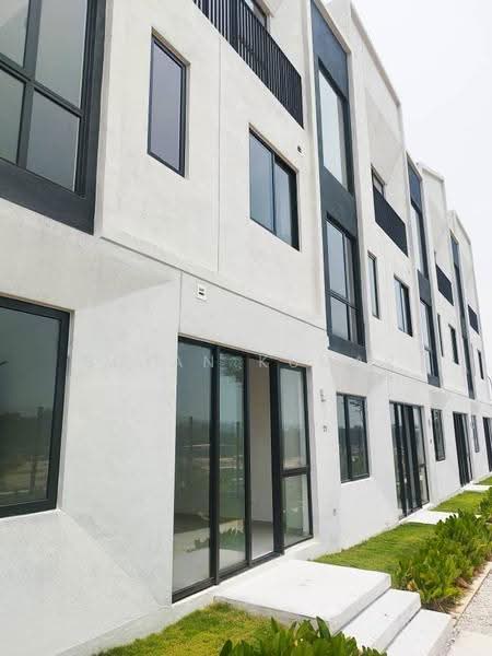 1.5-storey Terraced House for Rent in Petaling (Selangor) - Bryan Kumar - Exterior - PropertyGuru.com.my