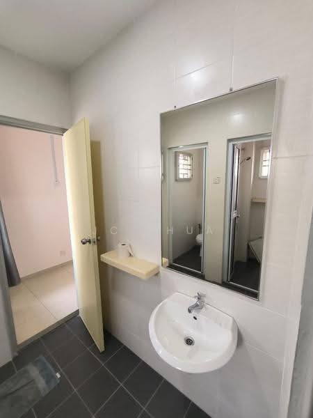 Rumah Teres 2-Tingkat untuk Dijual di Taman Sri Buloh (Sungai Buloh) - JC Chua - Bathroom - PropertyGuru.com.my