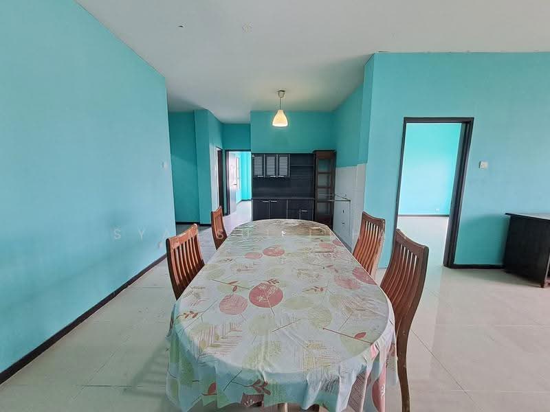 Kediaman Servis untuk Dijual di Suri Puteri - Syamsul Ilham - Dining Room - PropertyGuru.com.my