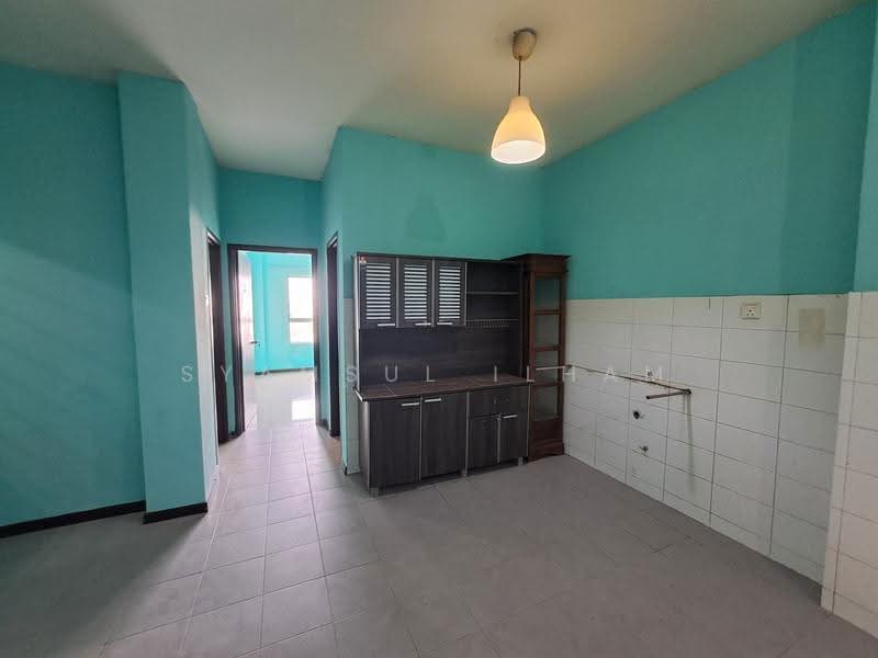 Kediaman Servis untuk Dijual di Suri Puteri - Syamsul Ilham - Kitchen - PropertyGuru.com.my