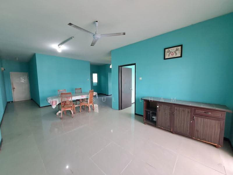Kediaman Servis untuk Dijual di Suri Puteri - Syamsul Ilham - Living Room - PropertyGuru.com.my