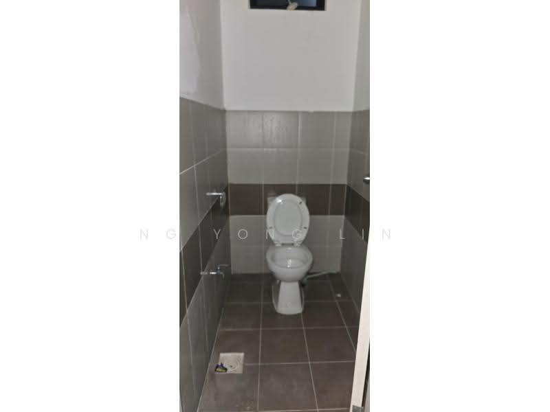 Shop for Sale in Skudai (Johor) - Ng Yong Lin - Bathroom - PropertyGuru.com.my